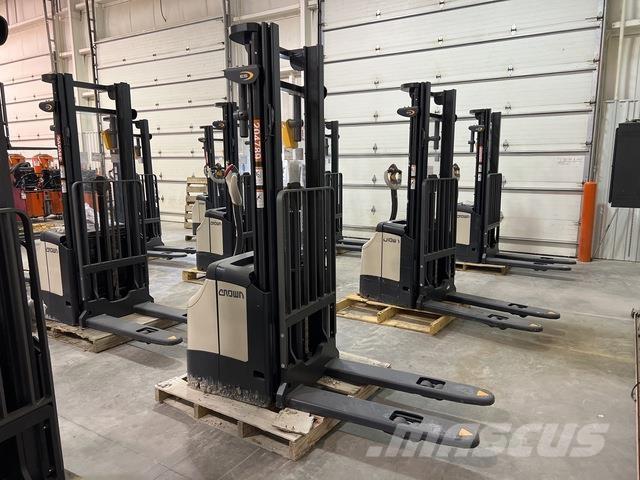 Crown ES 4000 Gerbeurs Automoteurs