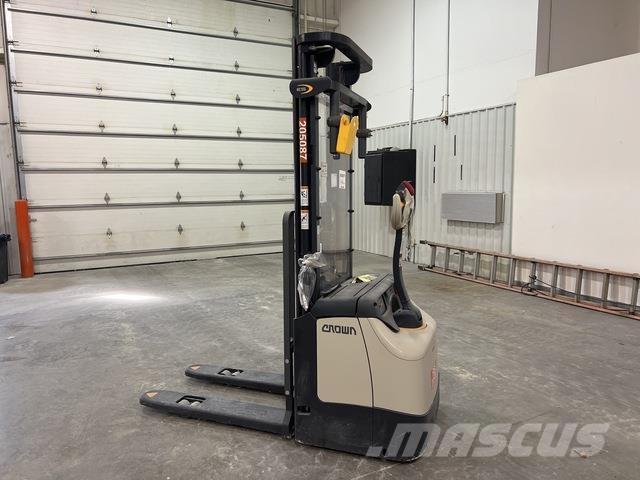 Crown ES 4000 Gerbeurs Automoteurs