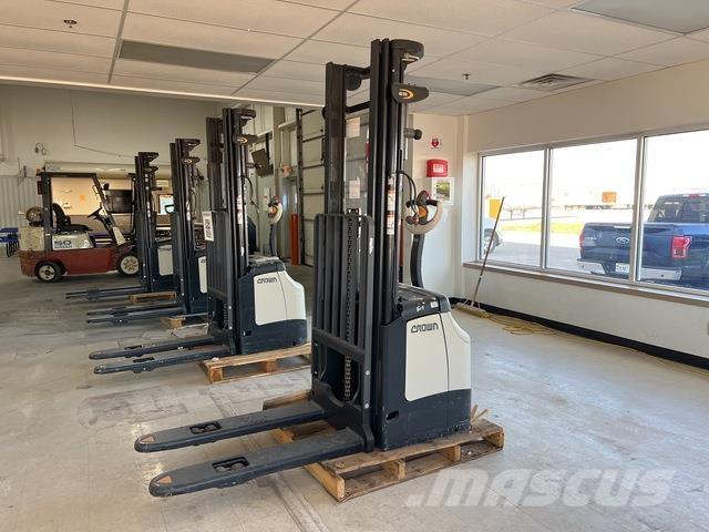 Crown ES 4000 Gerbeurs Automoteurs