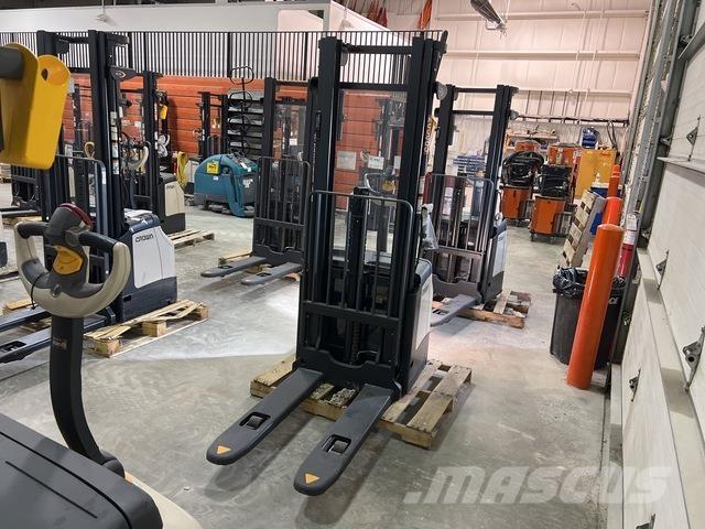 Crown ES 4000 Gerbeurs Automoteurs