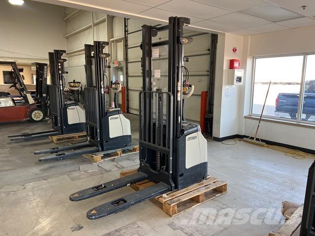 Crown ES 4000 Gerbeurs Automoteurs