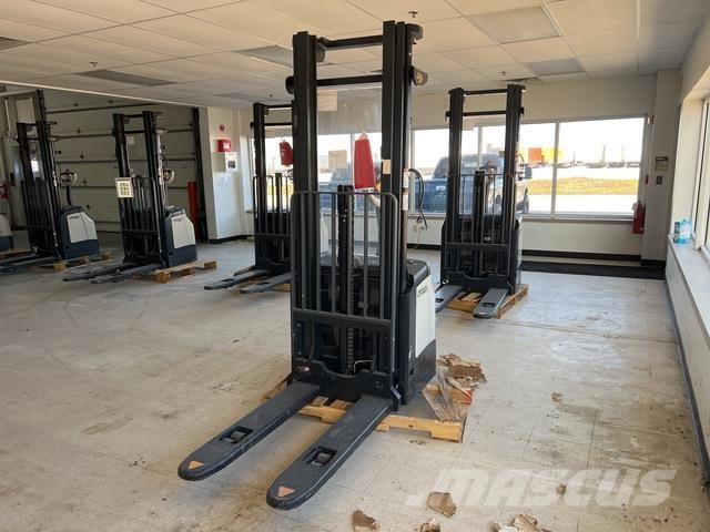 Crown ES 4000 Gerbeurs Automoteurs