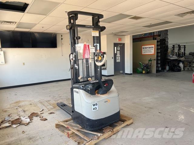 Crown ES 4000 Gerbeurs Automoteurs