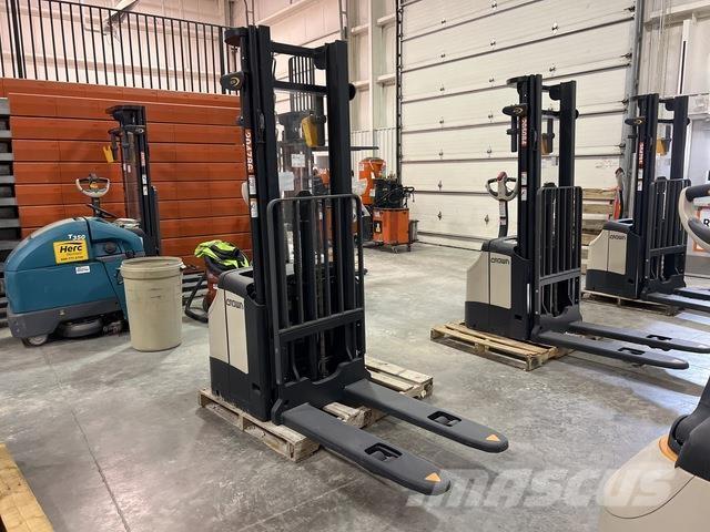 Crown ES 4000 Gerbeurs Automoteurs