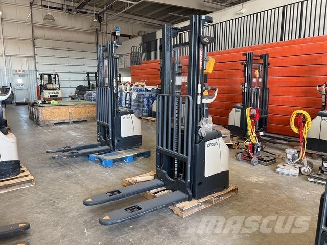 Crown ES 4000 Gerbeurs Automoteurs