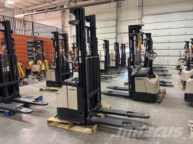 Crown ES 4000 Gerbeurs Automoteurs