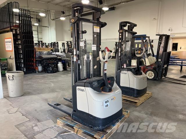 Crown ES 4000 Gerbeurs Automoteurs