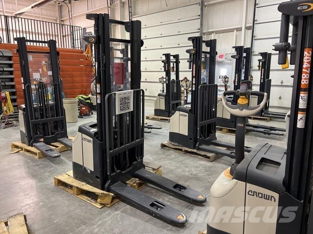 Crown ES 4000 Gerbeurs Automoteurs