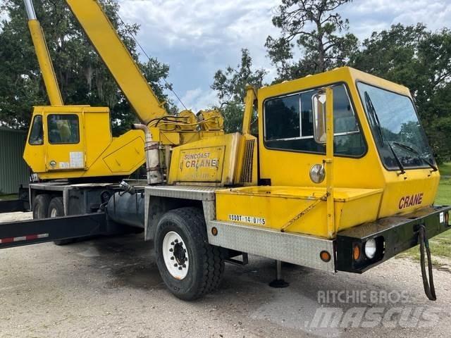 Daewoo DTC-35 Grue sur chenilles