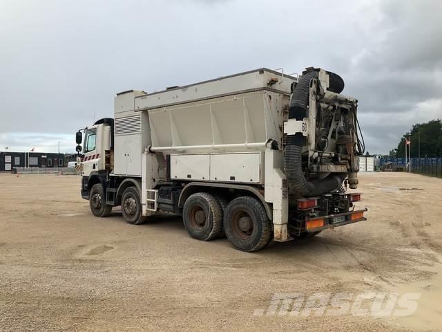 DAF CF85.460 Pelle sur chenilles