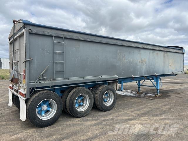  Debora Downs Remorque benne