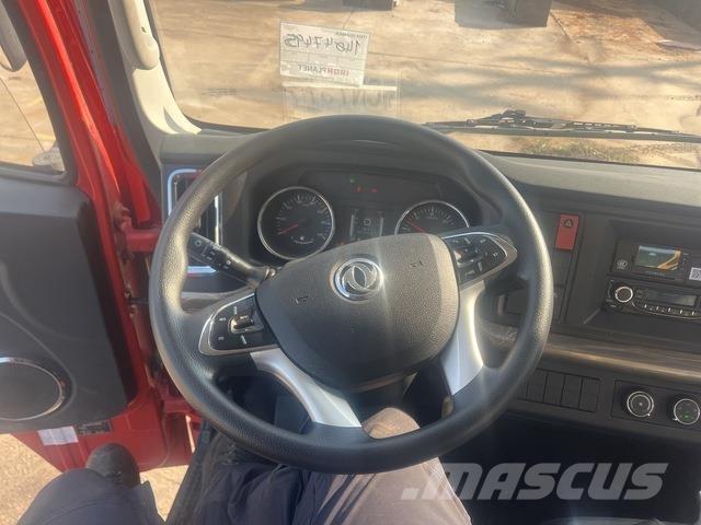 Dongfeng DV3 Camion plateau ridelle avec grue