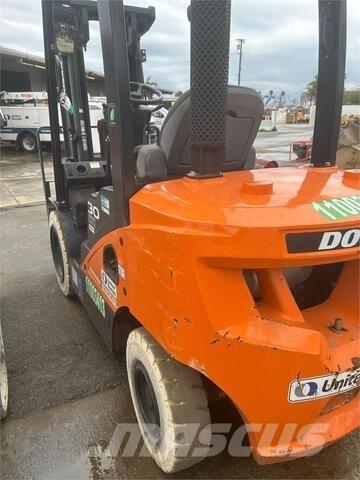Doosan D30S7 Autres Chariots élévateurs