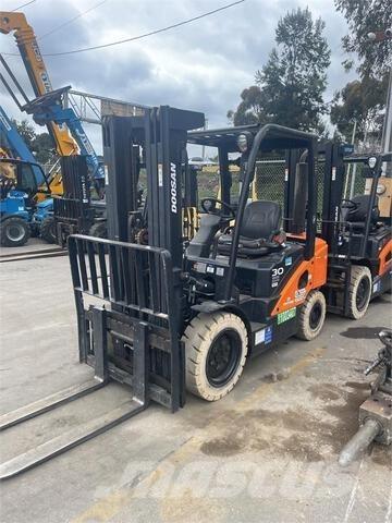 Doosan D30S7 Autres Chariots élévateurs