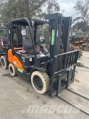 Doosan D30S7 Autres Chariots élévateurs