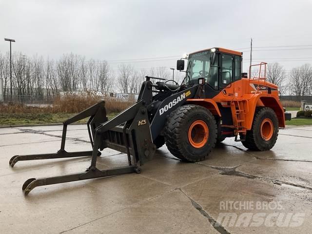 Doosan DL300-5 Chargeuse sur pneus