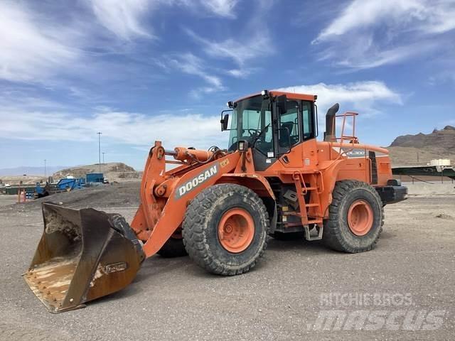 Doosan DL300-5 Chargeuse sur pneus