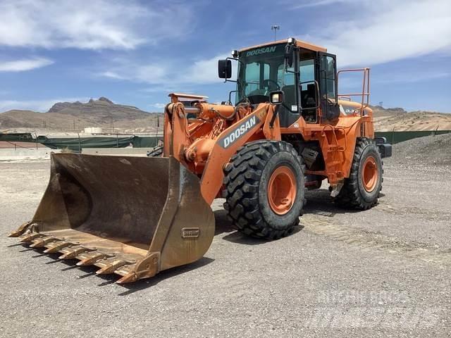 Doosan DL300-5 Chargeuse sur pneus