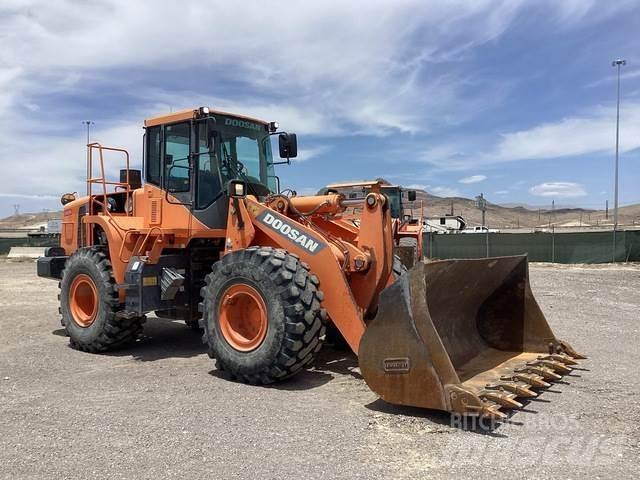 Doosan DL300-5 Chargeuse sur pneus