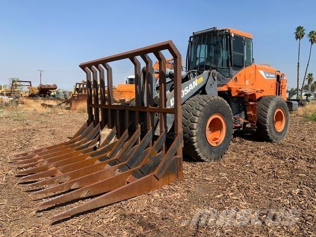 Doosan DL300-5 Chargeuse sur pneus