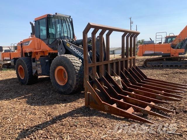 Doosan DL300-5 Chargeuse sur pneus
