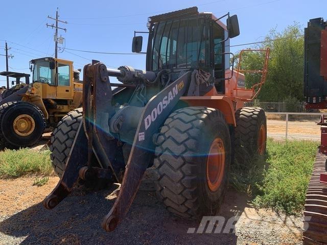 Doosan DL300-5 Chargeuse sur pneus