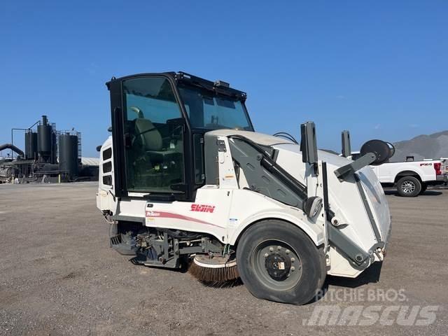 Elgin Pelican Camion balayeur