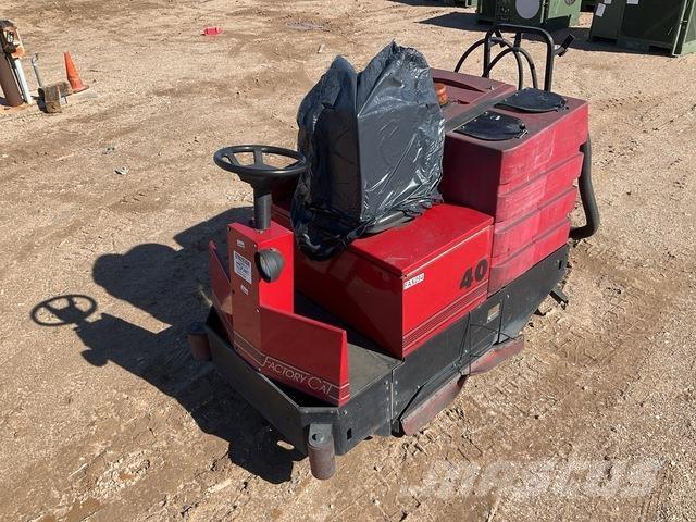 Factory Cat  Balayeuses d'intérieur