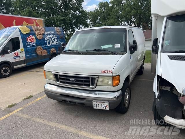 Ford E-150 Utilitaire
