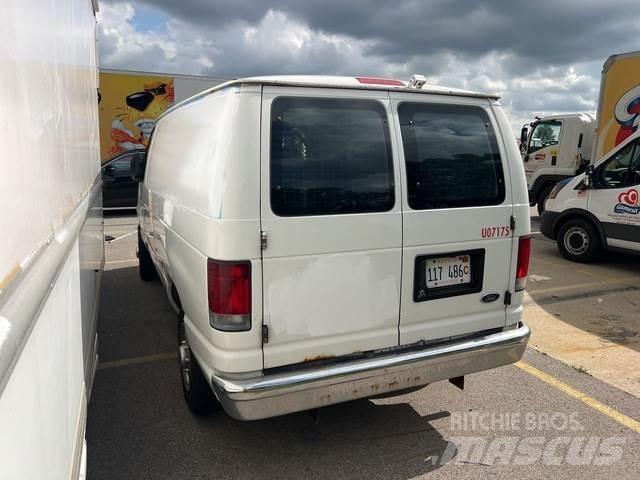 Ford E-150 Utilitaire