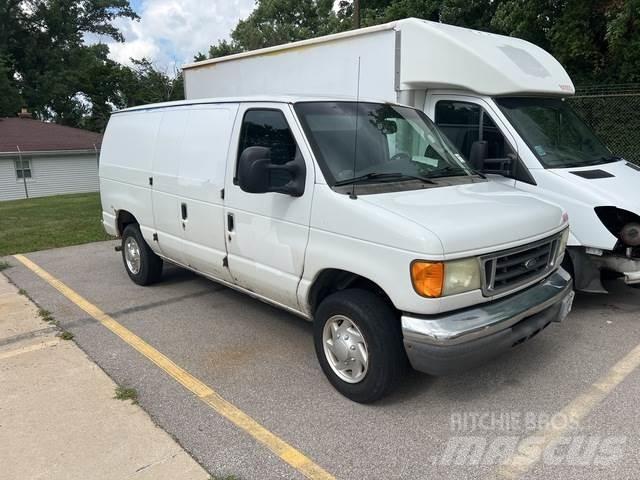 Ford E-150 Utilitaire