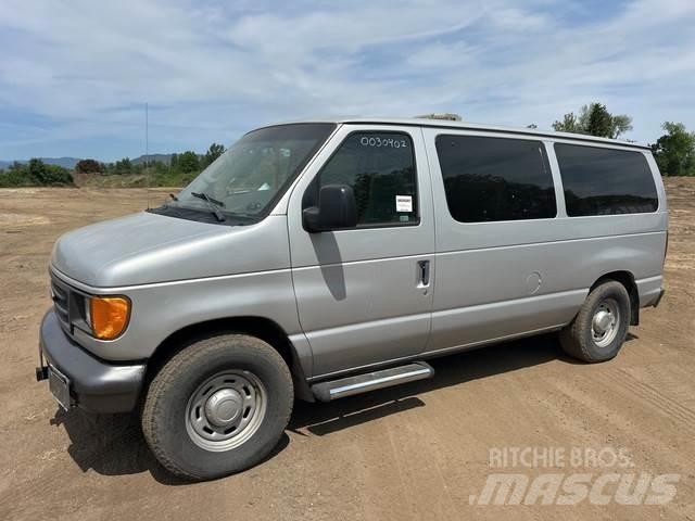 Ford E-150 Voiture