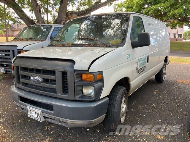 Ford E-150 Utilitaire