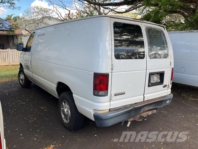 Ford E-150 Utilitaire