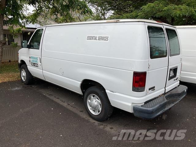 Ford E-150 Utilitaire