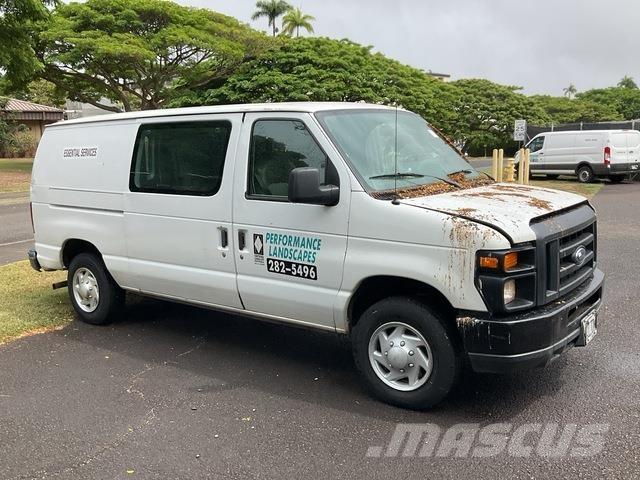 Ford E-150 Utilitaire