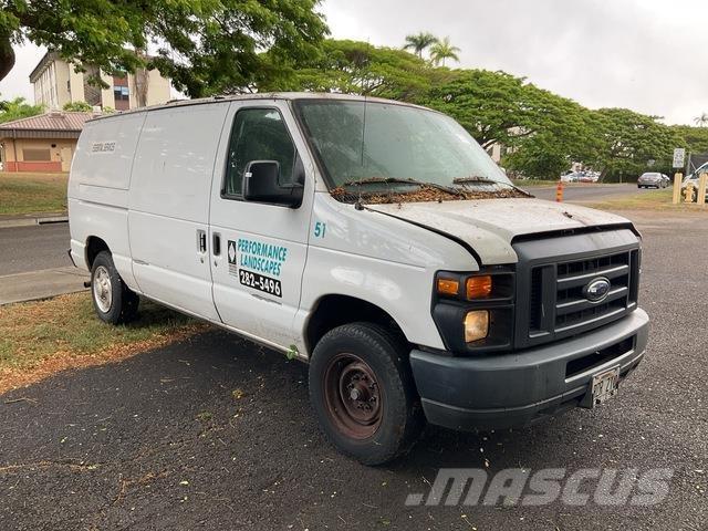 Ford E-150 Utilitaire