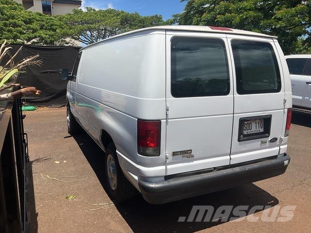 Ford E-150 Utilitaire