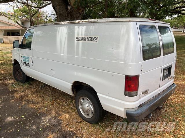 Ford E-150 Utilitaire