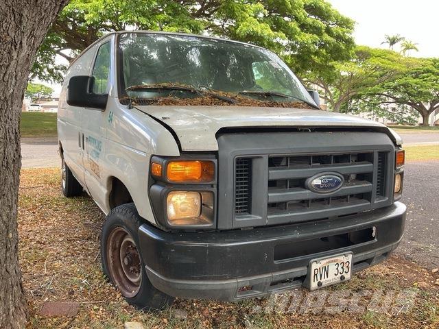 Ford E-150 Utilitaire