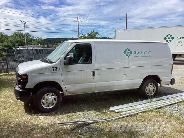 Ford E-150 Utilitaire