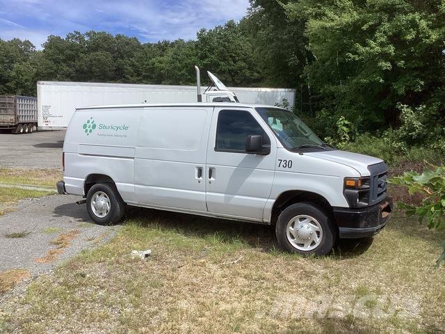 Ford E-150 Utilitaire