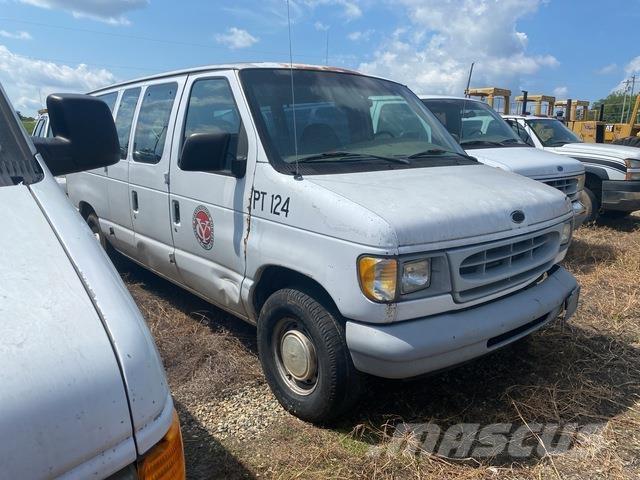 Ford E-150 Voiture