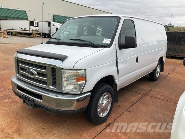 Ford E-150 Utilitaire