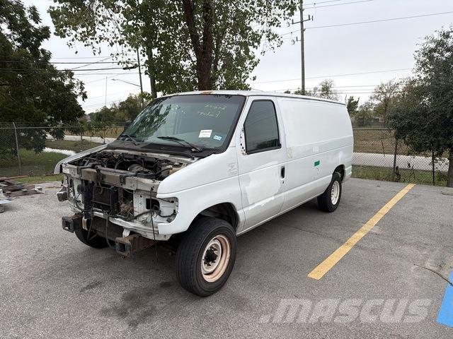 Ford E-150 Utilitaire