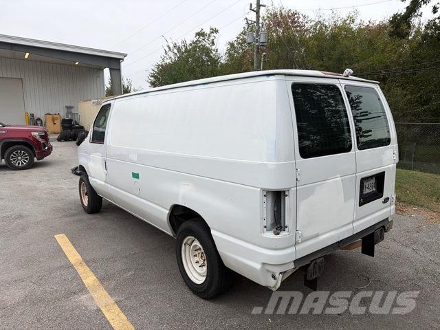 Ford E-150 Utilitaire