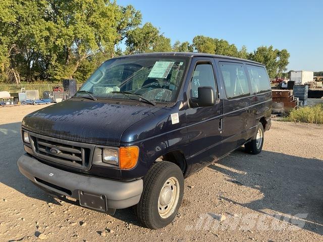Ford E-150 XL Voiture