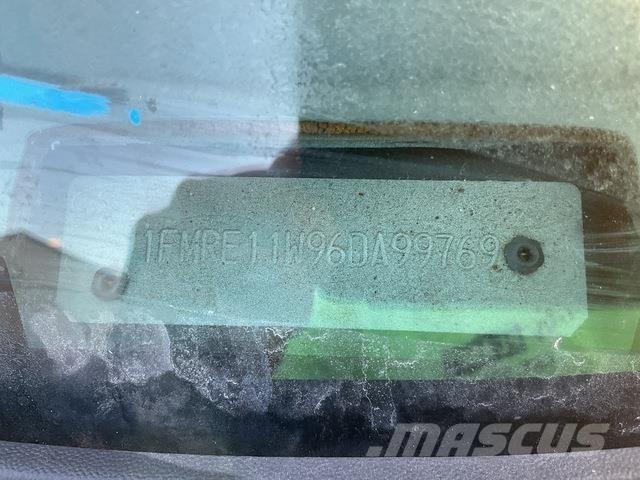 Ford E-150 XL Voiture