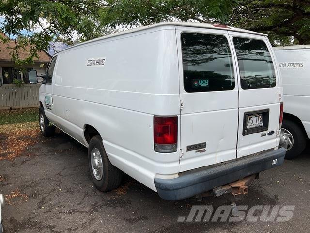 Ford E-250 Utilitaire