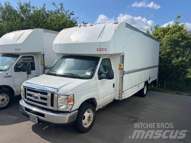 Ford E-350 Fourgon